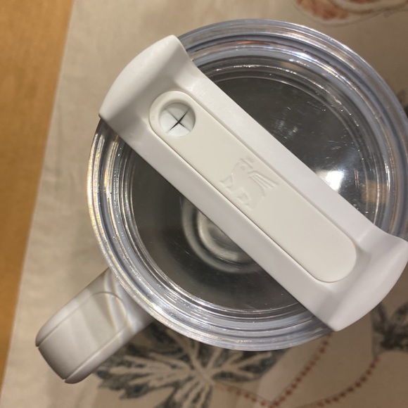 Stanley 40oz white some miner flaws, no straw - Picture 4 of 6